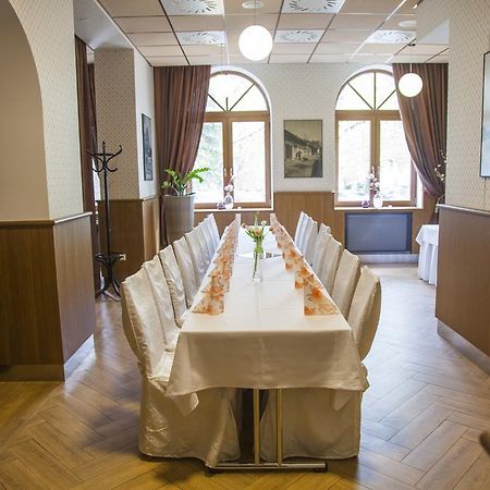 Hotel Eminent Zlate Moravce Luaran gambar