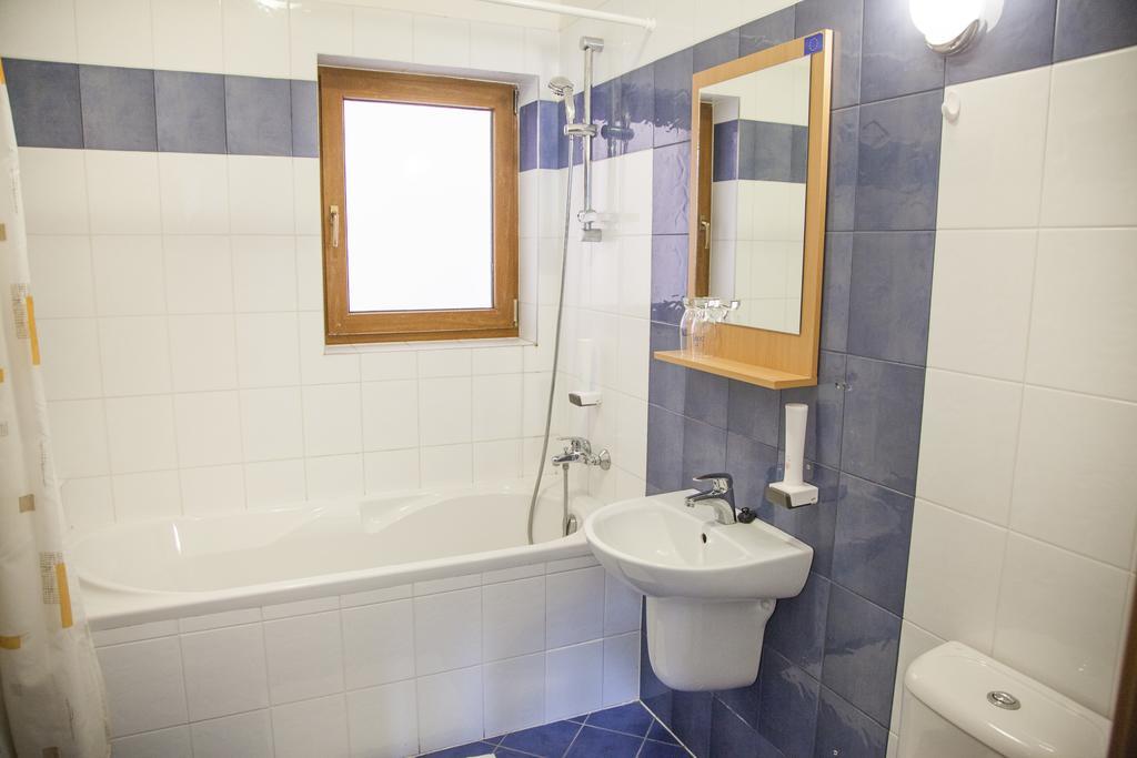 Hotel Eminent Zlate Moravce Luaran gambar